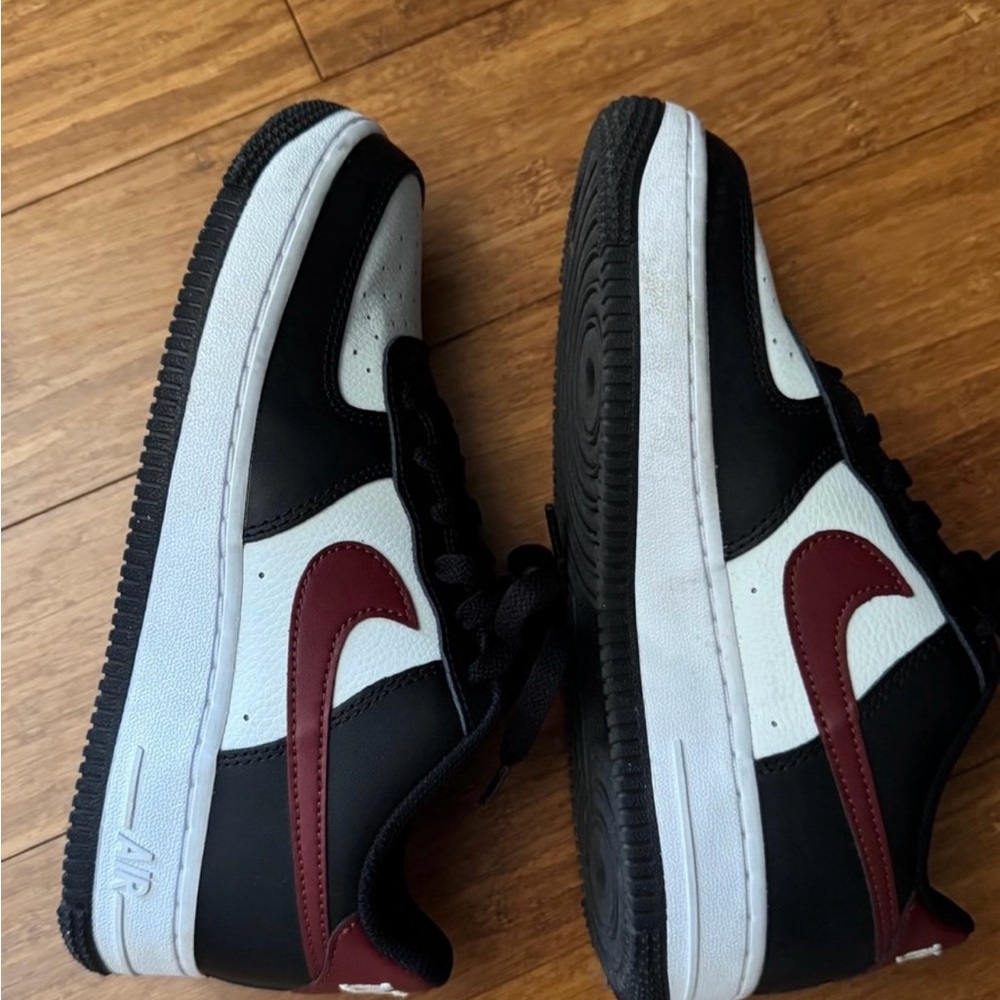Nike Airforce One youth 4.5 Black and White Sneakers